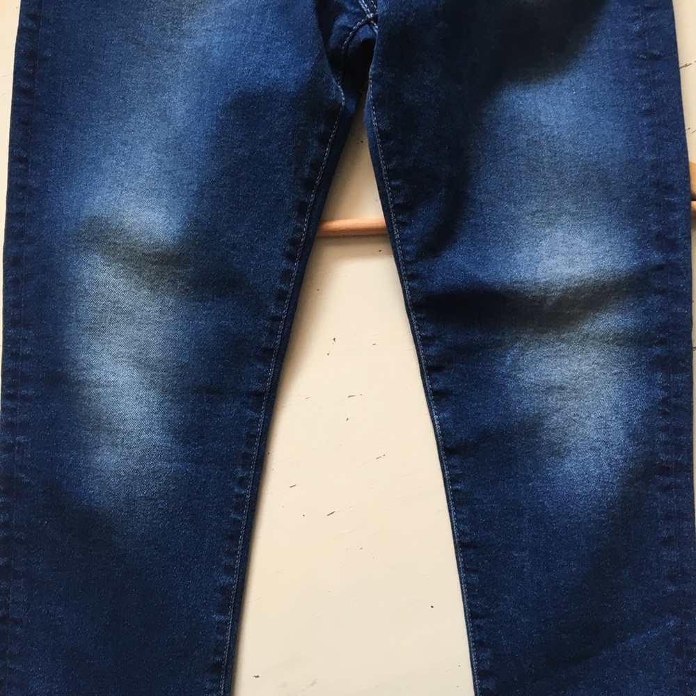 AG Adriano Goldschmied | Farrah High Rise Raw Hem - Picture 7 of 8